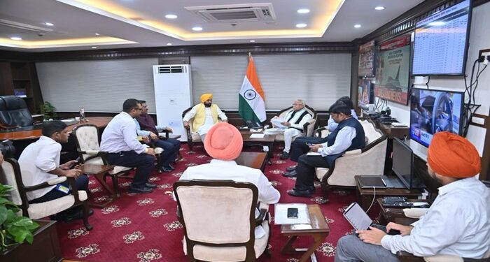 ਸੀਐੱਮ ਭਗਵੰਤ ਮਾਨ ਨੇ ਦਿੱਲੀ ‘ਚ ਕੇਂਦਰੀ ਮੰਤਰੀ ਮਨੋਹਰ ਲਾਲ ਖੱਟੜ ਨਾਲ ਕੀਤੀ ਮੁਲਾਕਾਤ