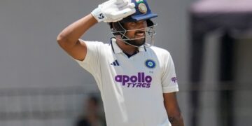 IND vs SL : ਕੋਲੰਬੋ ਟੈਸਟ ‘ਚ ਧਰੁਵ ਜੁਰੇਲ ਦਾ ਧਮਾਕਾ: ਜੜਿਆ ਸੈਂਕੜਾ IND vs SL : ਕੋਲੰਬੋ ਟੈਸਟ ‘ਚ ਧਰੁਵ ਜੁਰੇਲ ਦਾ ਧਮਾਕਾ: ਜੜਿਆ ਸੈਂਕੜਾ
