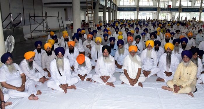 ਬੰਦੀ ਸਿੰਘਾਂ ਦੀ ਰਿਹਾਈ ਲਈ ਸ਼੍ਰੋਮਣੀ ਕਮੇਟੀ ਦੇ ਪ੍ਰਬੰਧ ਵਾਲੇ ਸਮੂਹ ਗੁਰਦੁਆਰਿਆਂ ’ਚ ਅਰਦਾਸ ਸਮਾਗਮ ਆਯੋਜਿਤ ਬੰਦੀ ਸਿੰਘਾਂ ਦੀ ਰਿਹਾਈ ਲਈ ਸ਼੍ਰੋਮਣੀ ਕਮੇਟੀ ਦੇ ਪ੍ਰਬੰਧ ਵਾਲੇ ਸਮੂਹ ਗੁਰਦੁਆਰਿਆਂ ’ਚ ਅਰਦਾਸ ਸਮਾਗਮ ਆਯੋਜਿਤ