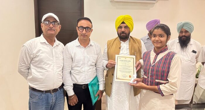ਅੰਮ੍ਰਿਤਸਰ ਦੀ ਟੀਯਾ ਦੀ ਇਸਰੋ ਦੇ ਸਹਿਯੋਗ ਨਾਲ ਅੰਤਰਰਾਸ਼ਟਰੀ ਸੈਟੇਲਾਈਟ ਮਿਸ਼ਨ ਲਈ ਚੋਣ