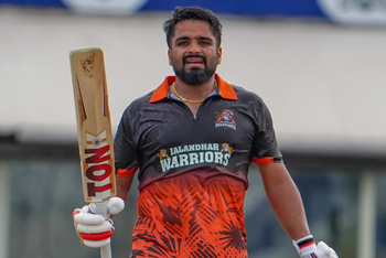 Sher-e-Punjab T20 : ਪ੍ਰਭਸਿਮਰਨ ਦੇ ਸੈਂਕੜੇ ਨੇ ਜਲੰਧਰ ਵਾਰੀਅਰਜ਼ ਨੂੰ ਬਠਿੰਡਾ ਰਾਇਲਜ਼ ‘ਤੇ ਦਿਵਾਈ ਰੋਮਾਂਚਕ ਜਿੱਤ Sher-e-Punjab T20 : ਪ੍ਰਭਸਿਮਰਨ ਦੇ ਸੈਂਕੜੇ ਨੇ ਜਲੰਧਰ ਵਾਰੀਅਰਜ਼ ਨੂੰ ਬਠਿੰਡਾ ਰਾਇਲਜ਼ ‘ਤੇ ਦਿਵਾਈ ਰੋਮਾਂਚਕ ਜਿੱਤ