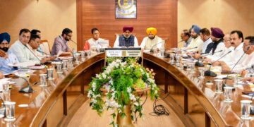 ਵਿੱਤ ਮੰਤਰੀ ਹਰਪਾਲ ਸਿੰਘ ਚੀਮਾ ਨੇ ਸਬੰਧਤ ਵਿਭਾਗਾਂ ਨੂੰ ਜ਼ਿਲ੍ਹਾ ਪੱਧਰੀ ਵਪਾਰੀ ਕਮਿਸ਼ਨ ਦੀਆਂ ਮੀਟਿੰਗਾਂ ਵਿੱਚ ਗਜ਼ਟਿਡ ਅਧਿਕਾਰੀਆਂ ਦੀ ਸ਼ਮੂਲੀਅਤ ਯਕੀਨੀ ਬਣਾਉਣ ਦੇ ਦਿੱਤੇ ਨਿਰਦੇਸ਼ ਵਿੱਤ ਮੰਤਰੀ ਹਰਪਾਲ ਸਿੰਘ ਚੀਮਾ ਨੇ ਸਬੰਧਤ ਵਿਭਾਗਾਂ ਨੂੰ ਜ਼ਿਲ੍ਹਾ ਪੱਧਰੀ ਵਪਾਰੀ ਕਮਿਸ਼ਨ ਦੀਆਂ ਮੀਟਿੰਗਾਂ ਵਿੱਚ ਗਜ਼ਟਿਡ ਅਧਿਕਾਰੀਆਂ ਦੀ ਸ਼ਮੂਲੀਅਤ ਯਕੀਨੀ ਬਣਾਉਣ ਦੇ ਦਿੱਤੇ ਨਿਰਦੇਸ਼