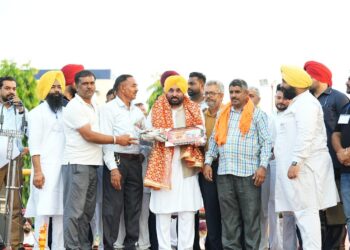 ਹੁਣ ਪੰਜਾਬ ਦੇ 80 ਫ਼ੀਸਦੀ ਖੇਤਾਂ ਤੱਕ ਪਹੁੰਚ ਰਿਹਾ ਹੈ ਨਹਿਰੀ ਪਾਣੀ: ਮੁੱਖ ਮੰਤਰੀ ਭਗਵੰਤ ਸਿੰਘ ਮਾਨ ਹੁਣ ਪੰਜਾਬ ਦੇ 80 ਫ਼ੀਸਦੀ ਖੇਤਾਂ ਤੱਕ ਪਹੁੰਚ ਰਿਹਾ ਹੈ ਨਹਿਰੀ ਪਾਣੀ: ਮੁੱਖ ਮੰਤਰੀ ਭਗਵੰਤ ਸਿੰਘ ਮਾਨ