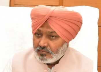 ਵਿੱਤ ਮੰਤਰੀ ਹਰਪਾਲ ਸਿੰਘ ਚੀਮਾ ਵੱਲੋਂ ਏਮਜ਼ ਮੋਹਾਲੀ ਵਿਖੇ ਜੂਨੀਅਰ ਰੈਜ਼ੀਡੈਂਟ ਦੀਆਂ 110 ਨਵੀਆਂ ਅਸਾਮੀਆਂ ਨੂੰ ਪ੍ਰਵਾਨਗੀ; ਕੁੱਲ ਗਿਣਤੀ ਵੱਧ ਕੇ ਹੋਈ 207 ਵਿੱਤ ਮੰਤਰੀ ਹਰਪਾਲ ਸਿੰਘ ਚੀਮਾ ਵੱਲੋਂ ਏਮਜ਼ ਮੋਹਾਲੀ ਵਿਖੇ ਜੂਨੀਅਰ ਰੈਜ਼ੀਡੈਂਟ ਦੀਆਂ 110 ਨਵੀਆਂ ਅਸਾਮੀਆਂ ਨੂੰ ਪ੍ਰਵਾਨਗੀ; ਕੁੱਲ ਗਿਣਤੀ ਵੱਧ ਕੇ ਹੋਈ 207