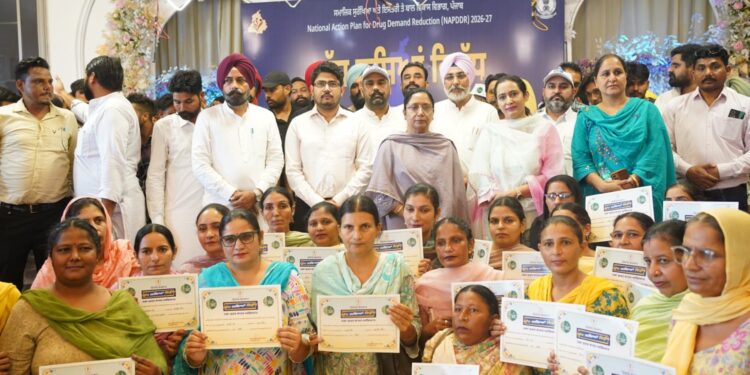 ਆਂਗਣਵਾੜੀ ਵਰਕਰ ‘ਨਸ਼ਾ ਮੁਕਤੀ ਮਿੱਤਰ’ ਵਜੋਂ ਪੰਜਾਬ ਦੇ ‘ਯੁੱਧ ਨਸ਼ਿਆਂ ਵਿਰੁੱਧ’ ਅਭਿਆਨ ਨਾਲ ਜੁੜੀਆਂ ਆਂਗਣਵਾੜੀ ਵਰਕਰ ‘ਨਸ਼ਾ ਮੁਕਤੀ ਮਿੱਤਰ’ ਵਜੋਂ ਪੰਜਾਬ ਦੇ ‘ਯੁੱਧ ਨਸ਼ਿਆਂ ਵਿਰੁੱਧ’ ਅਭਿਆਨ ਨਾਲ ਜੁੜੀਆਂ