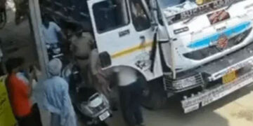 Punjab: ਆਪ’ ਵਿਧਾਇਕਾ ਨੇ ਟਰੱਕ ਡਰਾਈਵਰ ਨੂੰ ਮਾਰਿਆ ਥੱਪੜ !, ਵੀਡੀਓ ਵਾਇਰਲ