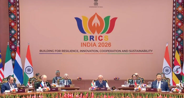 BRICS ਸੰਮੇਲਨ ਦੇ ਦੂਜੇ ਦਿਨ PM ਮੋਦੀ ਨੇ ਭਾਰਤ ਮੰਡਪਮ ’ਚ ਆਗੂਆਂ ਦਾ ਕੀਤਾ ਸਵਾਗਤ BRICS ਸੰਮੇਲਨ ਦੇ ਦੂਜੇ ਦਿਨ PM ਮੋਦੀ ਨੇ ਭਾਰਤ ਮੰਡਪਮ ’ਚ ਆਗੂਆਂ ਦਾ ਕੀਤਾ ਸਵਾਗਤ