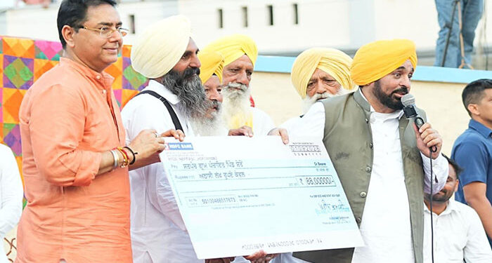 Punjab: ਤਿੰਨ ਕਾਲੇ ਖੇਤੀ ਕਾਨੂੰਨ ਪਾਸ ਕਰਨ ਦੀ ਸ਼ਰਤ ‘ਤੇ ਅਕਾਲੀ ਦਲ ਨਾਲ ਸਮਝੌਤਾ ਕਰਨ ਜਾ ਰਹੀ ਹੈ ਭਾਜਪਾ: CM ਮਾਨ Punjab: ਤਿੰਨ ਕਾਲੇ ਖੇਤੀ ਕਾਨੂੰਨ ਪਾਸ ਕਰਨ ਦੀ ਸ਼ਰਤ ‘ਤੇ ਅਕਾਲੀ ਦਲ ਨਾਲ ਸਮਝੌਤਾ ਕਰਨ ਜਾ ਰਹੀ ਹੈ ਭਾਜਪਾ: CM ਮਾਨ