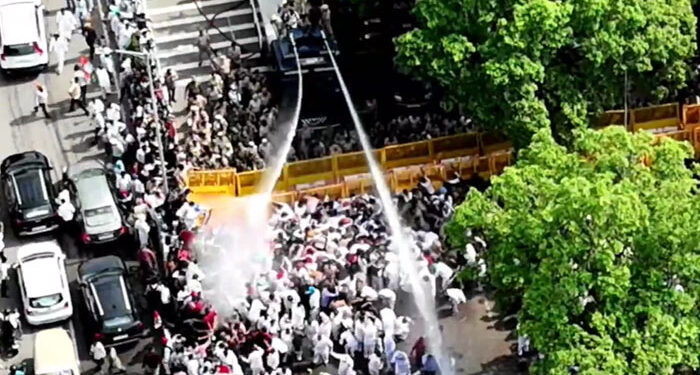 Congress Rally: ਗੁਲਜ਼ਾਰ ਸੁਸਾਈਡ ਕੇਸ ’ਚ ਕਾਂਗਰਸ ਦਾ ਹੱਲਾ-ਬੋਲ: ਪੁਲਿਸ ਨੇ ਸਚਿਨ ਪਾਇਲਟ ਸਮੇਤ ਆਗੂਆਂ ਨੂੰ ਲਿਆ ਹਿਰਾਸਤ ’ਚ Congress Rally: ਗੁਲਜ਼ਾਰ ਸੁਸਾਈਡ ਕੇਸ ’ਚ ਕਾਂਗਰਸ ਦਾ ਹੱਲਾ-ਬੋਲ: ਪੁਲਿਸ ਨੇ ਸਚਿਨ ਪਾਇਲਟ ਸਮੇਤ ਆਗੂਆਂ ਨੂੰ ਲਿਆ ਹਿਰਾਸਤ ’ਚ