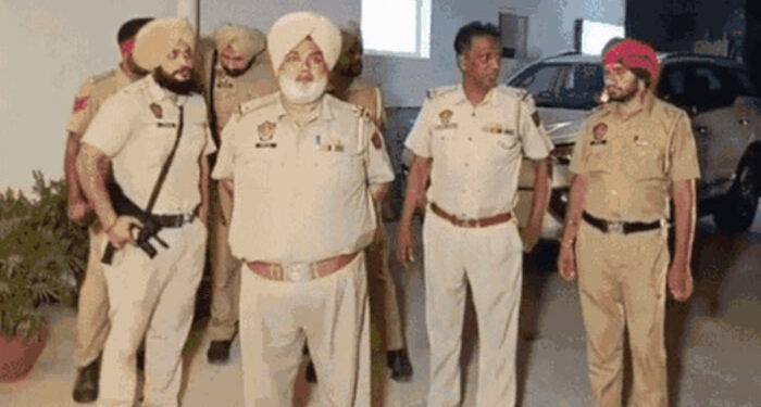 Punjab: ਸਿਰ ’ਚ ਗੋਲੀ ਲੱਗਣ ਦੇ ਬਾਵਜੂਦ ASI ਜ਼ਖ਼ਮੀ ਹਾਲਤ ਵਿੱਚ ਖੁਦ ਬਾਈਕ ਚਲਾ ਕੇ ਥਾਣੇ ਪਹੁੰਚੇ