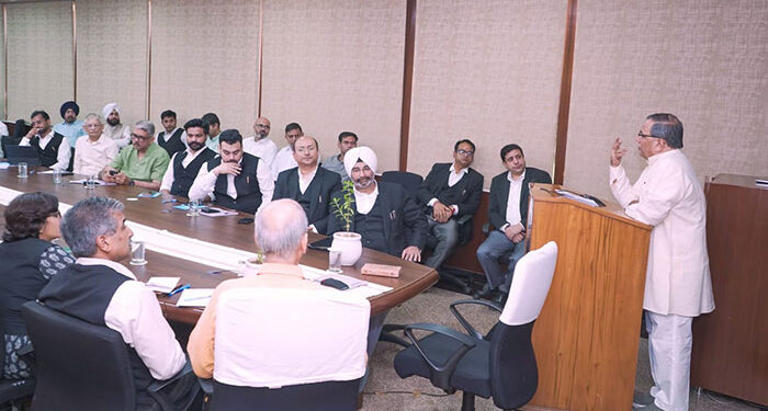 Punjab: ਸੰਵਿਧਾਨਕ ਵਕੀਲ ਗਿਲਡ ਵੱਲੋਂ ‘ਰਾਸ਼ਟਰ ਨਿਰਮਾਣ ਵਿੱਚ ਵਕੀਲਾਂ ਦੀ ਭੂਮਿਕਾ’ ਵਿਸ਼ੇ ‘ਤੇ ਸਫਲ ਕਾਨਫਰੰਸ Punjab: ਸੰਵਿਧਾਨਕ ਵਕੀਲ ਗਿਲਡ ਵੱਲੋਂ ‘ਰਾਸ਼ਟਰ ਨਿਰਮਾਣ ਵਿੱਚ ਵਕੀਲਾਂ ਦੀ ਭੂਮਿਕਾ’ ਵਿਸ਼ੇ ‘ਤੇ ਸਫਲ ਕਾਨਫਰੰਸ
