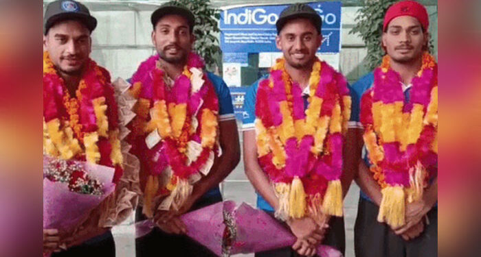 Sports: ਜੂਨੀਅਰ ਏਸ਼ੀਆ ਕੱਪ ਜਿੱਤ ਕੇ ਘਰ ਪਰਤੀ ਹਾਕੀ ਟੀਮ ਦਾ ਅੰਮ੍ਰਿਤਸਰ ਹਵਾਈ ਅੱਡੇ ‘ਤੇ ਸ਼ਾਨਦਾਰ ਸਵਾਗਤ Sports: ਜੂਨੀਅਰ ਏਸ਼ੀਆ ਕੱਪ ਜਿੱਤ ਕੇ ਘਰ ਪਰਤੀ ਹਾਕੀ ਟੀਮ ਦਾ ਅੰਮ੍ਰਿਤਸਰ ਹਵਾਈ ਅੱਡੇ ‘ਤੇ ਸ਼ਾਨਦਾਰ ਸਵਾਗਤ