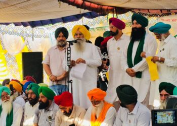 ਭਗਵੰਤ ਮਾਨ ਸਰਕਾਰ ਵੱਲੋਂ ਲਿਖਤੀ ਭਰੋਸੇ ਤੋਂ ਬਾਅਦ ਕਿਸਾਨਾਂ ਨੇ ਚੰਡੀਗੜ੍ਹ-ਮੋਹਾਲੀ ਸਰਹੱਦ ’ਤੇ ਚੱਲ ਰਿਹਾ ਧਰਨਾ ਸਮਾਪਤ ਕੀਤਾ ਭਗਵੰਤ ਮਾਨ ਸਰਕਾਰ ਵੱਲੋਂ ਲਿਖਤੀ ਭਰੋਸੇ ਤੋਂ ਬਾਅਦ ਕਿਸਾਨਾਂ ਨੇ ਚੰਡੀਗੜ੍ਹ-ਮੋਹਾਲੀ ਸਰਹੱਦ ’ਤੇ ਚੱਲ ਰਿਹਾ ਧਰਨਾ ਸਮਾਪਤ ਕੀਤਾ