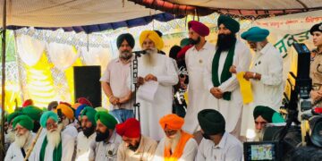 ਭਗਵੰਤ ਮਾਨ ਸਰਕਾਰ ਵੱਲੋਂ ਲਿਖਤੀ ਭਰੋਸੇ ਤੋਂ ਬਾਅਦ ਕਿਸਾਨਾਂ ਨੇ ਚੰਡੀਗੜ੍ਹ-ਮੋਹਾਲੀ ਸਰਹੱਦ ’ਤੇ ਚੱਲ ਰਿਹਾ ਧਰਨਾ ਸਮਾਪਤ ਕੀਤਾ ਭਗਵੰਤ ਮਾਨ ਸਰਕਾਰ ਵੱਲੋਂ ਲਿਖਤੀ ਭਰੋਸੇ ਤੋਂ ਬਾਅਦ ਕਿਸਾਨਾਂ ਨੇ ਚੰਡੀਗੜ੍ਹ-ਮੋਹਾਲੀ ਸਰਹੱਦ ’ਤੇ ਚੱਲ ਰਿਹਾ ਧਰਨਾ ਸਮਾਪਤ ਕੀਤਾ