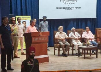 ਕਟਾਰੀਆ ਵੱਲੋਂ ਚੰਡੀਗੜ੍ਹ ਨੂੰ ਨਸ਼ਾ ਮੁਕਤ ਕਰਨ ਲਈ 30 ਸਤੰਬਰ ਦੀ ਡੈੱਡਲਾਈਨ; ਲਾਪਰਵਾਹ ਪੁਲੀਸ ਅਧਿਕਾਰੀਆਂ ‘ਤੇ ਸਖ਼ਤ ਕਾਰਵਾਈ ਦੀ ਚਿਤਾਵਨੀ ਕਟਾਰੀਆ ਵੱਲੋਂ ਚੰਡੀਗੜ੍ਹ ਨੂੰ ਨਸ਼ਾ ਮੁਕਤ ਕਰਨ ਲਈ 30 ਸਤੰਬਰ ਦੀ ਡੈੱਡਲਾਈਨ; ਲਾਪਰਵਾਹ ਪੁਲੀਸ ਅਧਿਕਾਰੀਆਂ ‘ਤੇ ਸਖ਼ਤ ਕਾਰਵਾਈ ਦੀ ਚਿਤਾਵਨੀ