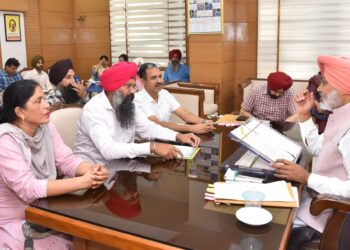 ਵਿੱਤ ਮੰਤਰੀ ਹਰਪਾਲ ਸਿੰਘ ਚੀਮਾ ਵੱਲੋਂ ਸਿਹਤ ਵਿਭਾਗ ਨੂੰ ਐਨ.ਐਚ.ਐਮ. ਮੁਲਾਜ਼ਮਾਂ ਦੇ ਮਸਲੇ ਹੱਲ ਕਰਨ ਲਈ ਸਾਂਝੀ ਕਮੇਟੀ ਬਣਾਉਣ ਦੇ ਨਿਰਦੇਸ਼