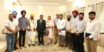 ਮੁੱਖ ਮੰਤਰੀ ਭਗਵੰਤ ਸਿੰਘ ਮਾਨ ਨਾਲ ਮੀਟਿੰਗ ਤੋਂ ਬਾਅਦ ਪਟਵਾਰ ਯੂਨੀਅਨ ਨੇ ਆਪਣੀ ਹੜਤਾਲ ਵਾਪਸ ਲਈ ਮੁੱਖ ਮੰਤਰੀ ਭਗਵੰਤ ਸਿੰਘ ਮਾਨ ਨਾਲ ਮੀਟਿੰਗ ਤੋਂ ਬਾਅਦ ਪਟਵਾਰ ਯੂਨੀਅਨ ਨੇ ਆਪਣੀ ਹੜਤਾਲ ਵਾਪਸ ਲਈ