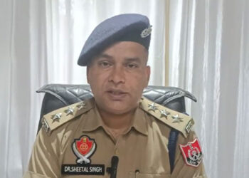 Punjab: ਜਾਗਰਣ ਦੌਰਾਨ ਦੋ ਧਿਰਾਂ ਹੋਈਆਂ ਆਹਮੋ-ਸਾਹਮਣੇ, ਕਈ ਜ਼ਖਮੀ Punjab: ਜਾਗਰਣ ਦੌਰਾਨ ਦੋ ਧਿਰਾਂ ਹੋਈਆਂ ਆਹਮੋ-ਸਾਹਮਣੇ, ਕਈ ਜ਼ਖਮੀ