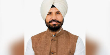 Punjab: ਪਰਾਲੀ ਸਾੜਨ ‘ਤੇ ਕਿਸਾਨਾਂ ਨੂੰ ਸਜ਼ਾ ਦੇਣ ਵਾਲੇ ਕੇਂਦਰੀ ਪ੍ਰਸਤਾਵ ਦੀ ਵੜਿੰਗ ਵਲੋਂ ਨਿਖੇਧੀ Punjab: ਪਰਾਲੀ ਸਾੜਨ ‘ਤੇ ਕਿਸਾਨਾਂ ਨੂੰ ਸਜ਼ਾ ਦੇਣ ਵਾਲੇ ਕੇਂਦਰੀ ਪ੍ਰਸਤਾਵ ਦੀ ਵੜਿੰਗ ਵਲੋਂ ਨਿਖੇਧੀ