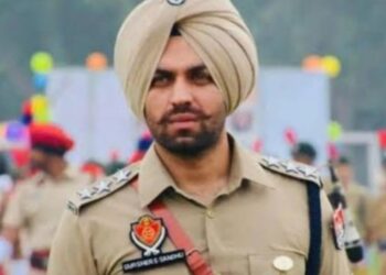 DSP ਗੁਰਸ਼ੇਰ ਸੰਧੂ ਨੂੰ ਹਾਈ ਕੋਰਟ ਤੋਂ ਵੱਡੀ ਰਾਹਤ, ਬਰਖਾਸਤਗੀ ਦੇ ਹੁਕਮ ਰੱਦ DSP ਗੁਰਸ਼ੇਰ ਸੰਧੂ ਨੂੰ ਹਾਈ ਕੋਰਟ ਤੋਂ ਵੱਡੀ ਰਾਹਤ, ਬਰਖਾਸਤਗੀ ਦੇ ਹੁਕਮ ਰੱਦ