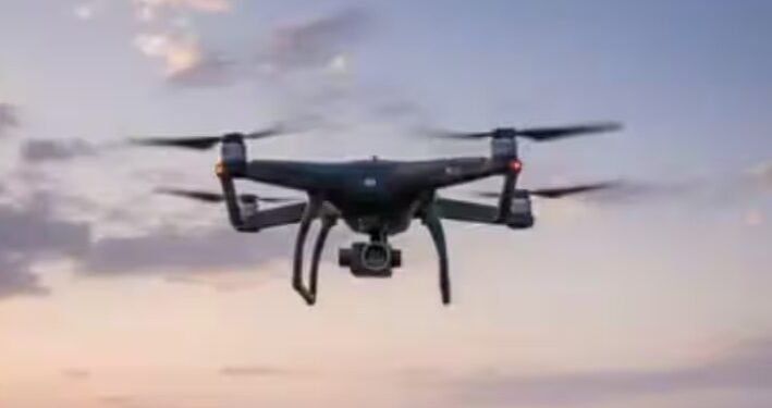 ਅੰਮ੍ਰਿਤਸਰ ਏਅਰਪੋਰਟ ’ਤੇ ਸ਼ੱਕੀ ‘Drone’ ਨਾਲ ਹਲਚਲ! 7 ਉਡਾਣਾਂ ਡਾਇਵਰਟ ; ਸੁਰੱਖਿਆ ਏਜੰਸੀਆਂ ਅਲਰਟ ‘ਤੇ ਅੰਮ੍ਰਿਤਸਰ ਏਅਰਪੋਰਟ ’ਤੇ ਸ਼ੱਕੀ ‘Drone’ ਨਾਲ ਹਲਚਲ! 7 ਉਡਾਣਾਂ ਡਾਇਵਰਟ ; ਸੁਰੱਖਿਆ ਏਜੰਸੀਆਂ ਅਲਰਟ ‘ਤੇ