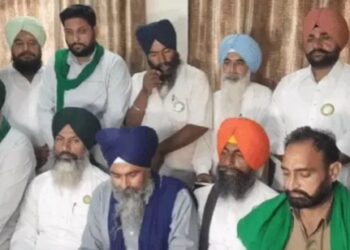 ਪੰਜਾਬ ਵਿੱਚ ਕਿਸਾਨਾਂ ਵੱਲੋਂ ਰੇਲ ਰੋਕੋ ਅੰਦੋਲਨ ਦਾ ਐਲਾਨ ; ਮੰਗਾਂ ਨਾ ਮੰਨੇ ਜਾਣ ‘ਤੇ ਰੇਲਵੇ ਟਰੈਕਾਂ ‘ਤੇ ਡਟਣਗੇ ਕਿਸਾਨ ਪੰਜਾਬ ਵਿੱਚ ਕਿਸਾਨਾਂ ਵੱਲੋਂ ਰੇਲ ਰੋਕੋ ਅੰਦੋਲਨ ਦਾ ਐਲਾਨ ; ਮੰਗਾਂ ਨਾ ਮੰਨੇ ਜਾਣ ‘ਤੇ ਰੇਲਵੇ ਟਰੈਕਾਂ ‘ਤੇ ਡਟਣਗੇ ਕਿਸਾਨ