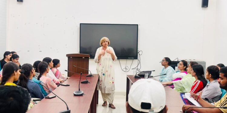 ਕੈਰੀਅਰ ਅਤੇ ਪਲੇਸਮੈਂਟ ਸੈੱਲ ਵੱਲੋਂ ਕਰੀਅਰ ਕਾਊਂਸਲਿੰਗ ਸੈਮੀਨਾਰ ਦਾ ਆਯੋਜਨ ਕੈਰੀਅਰ ਅਤੇ ਪਲੇਸਮੈਂਟ ਸੈੱਲ ਵੱਲੋਂ ਕਰੀਅਰ ਕਾਊਂਸਲਿੰਗ ਸੈਮੀਨਾਰ ਦਾ ਆਯੋਜਨ