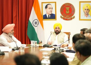 ਮੁੱਖ ਮੰਤਰੀ ਭਗਵੰਤ ਸਿੰਘ ਮਾਨ ਵੱਲੋਂ ‘ਯੁੱਧ ਨਸ਼ਿਆਂ ਵਿਰੁੱਧ’ ਮੁਹਿੰਮ ਬਾਰੇ ਉੱਚ-ਪੱਧਰੀ ਸਮੀਖਿਆ ਮੀਟਿੰਗ ਦੀ ਪ੍ਰਧਾਨਗੀ, ਨਸ਼ਿਆਂ ਵਿਰੁੱਧ ਫੈਸਲਾਕੁੰਨ ਕਦਮ ਚੁੱਕਣ ਲਈ ਕਿਹਾ ਮੁੱਖ ਮੰਤਰੀ ਭਗਵੰਤ ਸਿੰਘ ਮਾਨ ਵੱਲੋਂ ‘ਯੁੱਧ ਨਸ਼ਿਆਂ ਵਿਰੁੱਧ’ ਮੁਹਿੰਮ ਬਾਰੇ ਉੱਚ-ਪੱਧਰੀ ਸਮੀਖਿਆ ਮੀਟਿੰਗ ਦੀ ਪ੍ਰਧਾਨਗੀ, ਨਸ਼ਿਆਂ ਵਿਰੁੱਧ ਫੈਸਲਾਕੁੰਨ ਕਦਮ ਚੁੱਕਣ ਲਈ ਕਿਹਾ