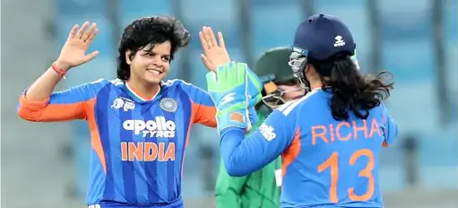 Womens Asia Cup : ਭਾਰਤ ਬਨਾਮ ਪਾਕਿਸਤਾਨ ; ਸਿਰਫ 55 ਦੌੜਾਂ ‘ਤੇ ਹੀ ਸਿਮਟੀ ਪਾਕਿਸਤਾਨ ਦੀ ਪੂਰੀ ਟੀਮ Womens Asia Cup : ਭਾਰਤ ਬਨਾਮ ਪਾਕਿਸਤਾਨ ; ਸਿਰਫ 55 ਦੌੜਾਂ ‘ਤੇ ਹੀ ਸਿਮਟੀ ਪਾਕਿਸਤਾਨ ਦੀ ਪੂਰੀ ਟੀਮ