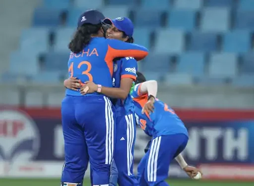 Womens Asia Cup : ਭਾਰਤ ਅਤੇ ਪਾਕਿਸਤਾਨ ਵਿਚਾਲੇ ਮੁਕਾਬਲਾ ਜਾਰੀ ; ਪਾਕਿਸਤਾਨ ਨੇ 50 ਦੌੜਾਂ ਦੇ ਅੰਦਰ ਹੀ ਗਵਾਈਆਂ 6 ਵਿਕਟਾਂ