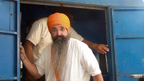 ਗਿਆਨੀ ਕੁਲਦੀਪ ਸਿੰਘ ਗੜਗੱਜ, ਗਿਆਨੀ ਟੇਕ ਸਿੰਘ ਤੇ ਐਡਵੋਕੇਟ ਧਾਮੀ ਵੱਲੋਂ ਪਟਿਆਲਾ ਜੇਲ੍ਹ ਵਿੱਚ ਰਾਜੋਆਣਾ ਨਾਲ ਮੁਲਾਕਾਤ ਗਿਆਨੀ ਕੁਲਦੀਪ ਸਿੰਘ ਗੜਗੱਜ, ਗਿਆਨੀ ਟੇਕ ਸਿੰਘ ਤੇ ਐਡਵੋਕੇਟ ਧਾਮੀ ਵੱਲੋਂ ਪਟਿਆਲਾ ਜੇਲ੍ਹ ਵਿੱਚ ਰਾਜੋਆਣਾ ਨਾਲ ਮੁਲਾਕਾਤ