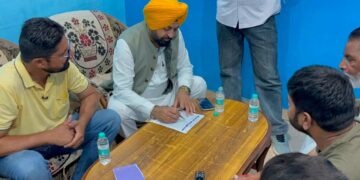 ‘ਮਾਨ ਦੇ ਮੁਨਾਫੇ’ ਮੁਹਿੰਮ ਤਹਿਤ ਕੈਬਨਿਟ ਮੰਤਰੀ ਮੁੰਡੀਆਂ ਵੱਲੋਂ ਹਲਕਾ ਸਾਹਨੇਵਾਲ ਦੇ ਪਿੰਡ ਜੰਡਿਆਲੀ ‘ਚ ਘਰ-ਘਰ ਸੰਪਰਕ