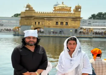 ਫਿਲਮ ‘ਰਾਵੀ ਦੇ ਕੰਡੇ’ ਦੀ ਸਟਾਰ ਕਾਸਟ ਸ੍ਰੀ ਹਰਿਮੰਦਰ ਸਾਹਿਬ ਹੋਈ ਨਤਮਸਤਕ