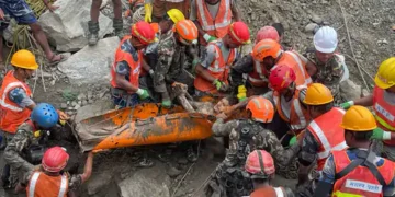 Miracle rescue : ਨੇਪਾਲ ਵਿੱਚ 9 ਦਿਨਾਂ ਬਾਅਦ ਹਾਈਡ੍ਰੋਪਾਵਰ ਪ੍ਰੋਜੈਕਟ ਦੀ ਸੁਰੰਗ ਵਿੱਚੋਂ ਦੋ ਮਜ਼ਦੂਰਾਂ ਨੂੰ ਜ਼ਿੰਦਾ ਕੱਢਿਆ ਬਾਹਰ Miracle rescue : ਨੇਪਾਲ ਵਿੱਚ 9 ਦਿਨਾਂ ਬਾਅਦ ਹਾਈਡ੍ਰੋਪਾਵਰ ਪ੍ਰੋਜੈਕਟ ਦੀ ਸੁਰੰਗ ਵਿੱਚੋਂ ਦੋ ਮਜ਼ਦੂਰਾਂ ਨੂੰ ਜ਼ਿੰਦਾ ਕੱਢਿਆ ਬਾਹਰ