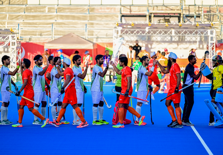 Asian Games : ਭਾਰਤੀ ਪੁਰਸ਼ ਹਾਕੀ ਟੀਮ ਨੇ ਫਾਈਨਲ ਵਿੱਚ ਕੀਤਾ ਪ੍ਰਵੇਸ਼ ; ਰੋਮਾਂਚਕ ਮੁਕਾਬਲੇ ਵਿੱਚ ਪਾਕਿਸਤਾਨ ਨੂੰ 4-3 ਨਾਲ ਹਰਾਇਆ Asian Games : ਭਾਰਤੀ ਪੁਰਸ਼ ਹਾਕੀ ਟੀਮ ਨੇ ਫਾਈਨਲ ਵਿੱਚ ਕੀਤਾ ਪ੍ਰਵੇਸ਼ ; ਰੋਮਾਂਚਕ ਮੁਕਾਬਲੇ ਵਿੱਚ ਪਾਕਿਸਤਾਨ ਨੂੰ 4-3 ਨਾਲ ਹਰਾਇਆ