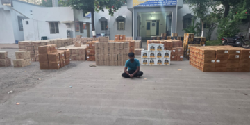 Gujarat : 4 ਥਾਵਾਂ ‘ਤੇ ਛਾਪੇਮਾਰੀਆਂ ਦੌਰਾਨ 2 ਕਰੋੜ ਰੁਪਏ ਤੋਂ ਵੱਧ ਦੀ ਸ਼ਰਾਬ ਜ਼ਬਤ ; 5 ਗ੍ਰਿਫ਼ਤਾਰ Gujarat : 4 ਥਾਵਾਂ ‘ਤੇ ਛਾਪੇਮਾਰੀਆਂ ਦੌਰਾਨ 2 ਕਰੋੜ ਰੁਪਏ ਤੋਂ ਵੱਧ ਦੀ ਸ਼ਰਾਬ ਜ਼ਬਤ ; 5 ਗ੍ਰਿਫ਼ਤਾਰ
