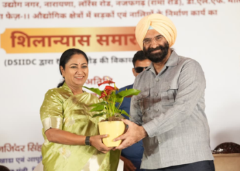 ਦਿੱਲੀ ਦੀ ਮੁੱਖ ਮੰਤਰੀ ਨੇ ਉਦਯੋਗਿਕ ਖੇਤਰਾਂ ਵਿੱਚ 170 ਕਰੋੜ ਰੁਪਏ ਦੇ ਬੁਨਿਆਦੀ ਢਾਂਚੇ ਦੇ ਪ੍ਰੋਜੈਕਟਾਂ ਦੀ ਕੀਤੀ ਸ਼ੁਰੂਆਤ