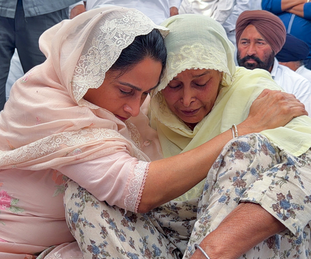 ਹਰਸਿਮਰਤ ਕੌਰ ਬਾਦਲ ਨੇ ਗ੍ਰਹਿ ਮੰਤਰੀ ਅਮਿਤ ਸ਼ਾਹ ਨੂੰ ਲਿਖਿਆ ਪੱਤਰ : ਪਰਵਿੰਦਰ ਸਿੰਘ ਝੋਟਾ ਦੇ ਕਤਲ ਦੀ CBI ਜਾਂਚ ਕਰਵਾਉਣ ਦੀ ਮੰਗ ਹਰਸਿਮਰਤ ਕੌਰ ਬਾਦਲ ਨੇ ਗ੍ਰਹਿ ਮੰਤਰੀ ਅਮਿਤ ਸ਼ਾਹ ਨੂੰ ਲਿਖਿਆ ਪੱਤਰ : ਪਰਵਿੰਦਰ ਸਿੰਘ ਝੋਟਾ ਦੇ ਕਤਲ ਦੀ CBI ਜਾਂਚ ਕਰਵਾਉਣ ਦੀ ਮੰਗ