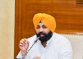 ਮਾਨ ਸਰਕਾਰ ਵੱਲੋਂ ਦੁਕਾਨਦਾਰਾਂ ਨੂੰ ਦੀਵਾਲੀ ਦਾ ਤੋਹਫ਼ਾ: ਹਰਜੋਤ ਬੈਂਸ ਨੇ ਦੁਕਾਨਦਾਰਾਂ ਨੂੰ ਮਾਲਕੀ ਹੱਕ ਦੇਣ ਲਈ ‘ਮੇਰੀ ਦੁਕਾਨ, ਮੇਰੇ ਨਾਮ’ ਸਕੀਮ ਦੀ ਕੀਤੀ ਸ਼ੁਰੂਆਤ ਮਾਨ ਸਰਕਾਰ ਵੱਲੋਂ ਦੁਕਾਨਦਾਰਾਂ ਨੂੰ ਦੀਵਾਲੀ ਦਾ ਤੋਹਫ਼ਾ: ਹਰਜੋਤ ਬੈਂਸ ਨੇ ਦੁਕਾਨਦਾਰਾਂ ਨੂੰ ਮਾਲਕੀ ਹੱਕ ਦੇਣ ਲਈ ‘ਮੇਰੀ ਦੁਕਾਨ, ਮੇਰੇ ਨਾਮ’ ਸਕੀਮ ਦੀ ਕੀਤੀ ਸ਼ੁਰੂਆਤ