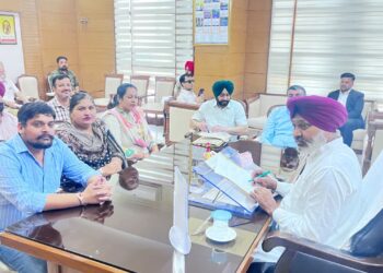 ਭਗਵੰਤ ਮਾਨ ਸਰਕਾਰ ਮੁਲਾਜ਼ਮਾਂ ਦੀ ਭਲਾਈ ਲਈ ਵਚਨਬੱਧ, ਲੰਬਿਤ ਮੰਗਾਂ ਦੇ ਹੱਲ ਲਈ ਅੜਿੱਕੇ ਕੀਤੇ ਜਾ ਰਹੇ ਨੇ ਦੂਰ: ਹਰਪਾਲ ਸਿੰਘ ਚੀਮਾ