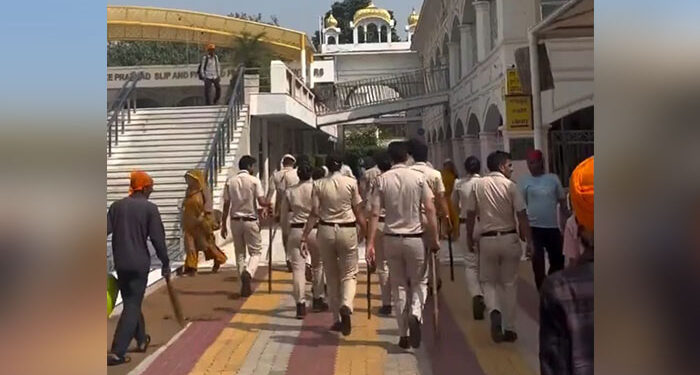 Delhi Police ਜੁੱਤੇ ਪਾ ਕੇ ਅਤੇ ਨੰਗੇ ਸਿਰ ਗੁਰਦੁਆਰਾ ਬੰਗਲਾ ਸਾਹਿਬ ਵਿੱਚ ਦਾਖਲ ਹੋਈ, ਗੁਰੂ ਘਰ ਦੀ ਪਵਿੱਤਰਤਾ ਦੀ ਉਲੰਘਣਾ ਕੀਤੀ: ਸੰਧਵਾਂ Delhi Police ਜੁੱਤੇ ਪਾ ਕੇ ਅਤੇ ਨੰਗੇ ਸਿਰ ਗੁਰਦੁਆਰਾ ਬੰਗਲਾ ਸਾਹਿਬ ਵਿੱਚ ਦਾਖਲ ਹੋਈ, ਗੁਰੂ ਘਰ ਦੀ ਪਵਿੱਤਰਤਾ ਦੀ ਉਲੰਘਣਾ ਕੀਤੀ: ਸੰਧਵਾਂ