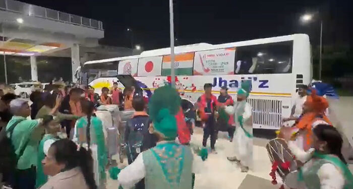 Sports: ਏਸ਼ੀਅਨ ਚੈਂਪੀਅਨਜ਼ ਟਰਾਫੀ ਲਈ ਜਪਾਨ ਦੀ ਹਾਕੀ ਟੀਮ ਦਾ ਪੰਜਾਬ ਪਹੁੰਚਣ ‘ਤੇ ਨਿੱਘਾ ਸਵਾਗਤ