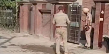 Punjab: ਮੋਹਾਲੀ ‘ਚ ਕਾਂਗਰਸ ਪਾਰਟੀ ਦੀ ਸਾਬਕਾ ਕੌਂਸਲਰ ਦੇ ਘਰ ‘ਤੇ ਫਾਇਰਿੰਗ Punjab: ਮੋਹਾਲੀ ‘ਚ ਕਾਂਗਰਸ ਪਾਰਟੀ ਦੀ ਸਾਬਕਾ ਕੌਂਸਲਰ ਦੇ ਘਰ ‘ਤੇ ਫਾਇਰਿੰਗ
