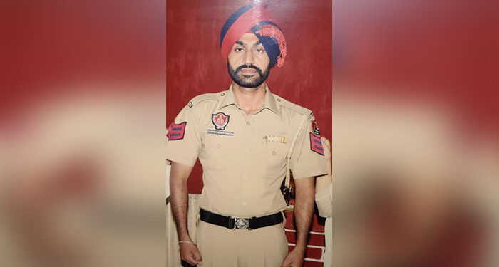 Big News: ਮਾਨਸਾ ’ਚ ਵੱਡੀ ਵਾਰਦਾਤ: ਡੀਸੀ ਦੇ ਗੰਨਮੈਨ ਨੇ ਪਰਿਵਾਰ ’ਤੇ ਚਲਾਈਆਂ ਗੋਲੀਆਂ, ਖੁਦ ਵੀ ਕੀਤੀ ਖ਼ੁਦਕੁਸ਼ੀ Big News: ਮਾਨਸਾ ’ਚ ਵੱਡੀ ਵਾਰਦਾਤ: ਡੀਸੀ ਦੇ ਗੰਨਮੈਨ ਨੇ ਪਰਿਵਾਰ ’ਤੇ ਚਲਾਈਆਂ ਗੋਲੀਆਂ, ਖੁਦ ਵੀ ਕੀਤੀ ਖ਼ੁਦਕੁਸ਼ੀ