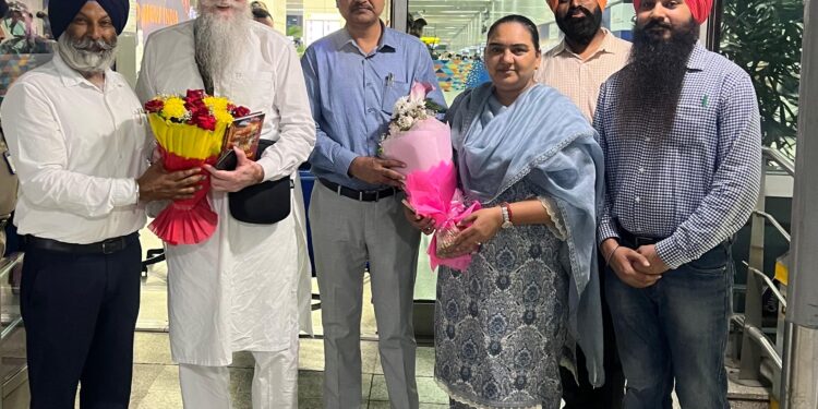 ਅੰਤਰਰਾਸ਼ਟਰੀ ਦੌਰੇ ਤੋਂ ਬਾਅਦ ਸਪੀਕਰ ਸੰਧਵਾਂ ਨੇ ਪੰਜਾਬ ਦੇ ਲੋਕਾਂ ਦੀ ਸੇਵਾ ਮੁੜ ਸ਼ੁਰੂ ਕੀਤੀ ਅੰਤਰਰਾਸ਼ਟਰੀ ਦੌਰੇ ਤੋਂ ਬਾਅਦ ਸਪੀਕਰ ਸੰਧਵਾਂ ਨੇ ਪੰਜਾਬ ਦੇ ਲੋਕਾਂ ਦੀ ਸੇਵਾ ਮੁੜ ਸ਼ੁਰੂ ਕੀਤੀ