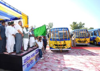 100 ਮਿੰਨੀ ਬੱਸਾਂ ਪੰਜਾਬ ਦੇ ਪਿੰਡਾਂ ਨੂੰ ਸ਼ਹਿਰਾਂ ਨਾਲ ਜੋੜਨਗੀਆਂ: ਮੁੱਖ ਮੰਤਰੀ ਭਗਵੰਤ ਸਿੰਘ ਮਾਨ 100 ਮਿੰਨੀ ਬੱਸਾਂ ਪੰਜਾਬ ਦੇ ਪਿੰਡਾਂ ਨੂੰ ਸ਼ਹਿਰਾਂ ਨਾਲ ਜੋੜਨਗੀਆਂ: ਮੁੱਖ ਮੰਤਰੀ ਭਗਵੰਤ ਸਿੰਘ ਮਾਨ