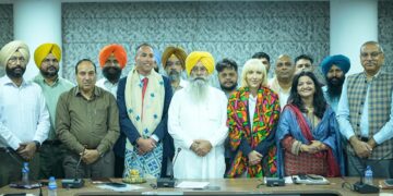 ਗੁਰਮੀਤ ਸਿੰਘ ਖੁੱਡੀਆਂ ਵੱਲੋਂ ਯੂ.ਕੇ. ਦੇ ਨਿਵੇਸ਼ਕਾਂ ਨੂੰ ਪੰਜਾਬ ਵਿੱਚ ਨਿਵੇਸ਼ ਦਾ ਸੱਦਾ; ‘ਵੇਰਕਾ’ ਅਤੇ ‘ਫਾਈਵ ਰਿਵਰਜ਼’ ਨੂੰ ਕੌਮਾਂਤਰੀ ਬਾਜ਼ਾਰ ‘ਚ ਲਿਜਾਣ ਦੀ ਪੇਸ਼ਕਸ਼ ਗੁਰਮੀਤ ਸਿੰਘ ਖੁੱਡੀਆਂ ਵੱਲੋਂ ਯੂ.ਕੇ. ਦੇ ਨਿਵੇਸ਼ਕਾਂ ਨੂੰ ਪੰਜਾਬ ਵਿੱਚ ਨਿਵੇਸ਼ ਦਾ ਸੱਦਾ; ‘ਵੇਰਕਾ’ ਅਤੇ ‘ਫਾਈਵ ਰਿਵਰਜ਼’ ਨੂੰ ਕੌਮਾਂਤਰੀ ਬਾਜ਼ਾਰ ‘ਚ ਲਿਜਾਣ ਦੀ ਪੇਸ਼ਕਸ਼