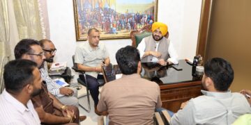 ਤਰੁਨਪ੍ਰੀਤ ਸਿੰਘ ਸੌਂਦ ਵੱਲੋਂ ਮਨਰੇਗਾ ਕਰਮਚਾਰੀ ਯੂਨੀਅਨ ਦੀਆਂ ਮੰਗਾਂ ਦਾ ਸਮਾਂਬੱਧ ਨਿਪਟਾਰਾ ਕਰਨ ਦਾ ਭਰੋਸਾ ਤਰੁਨਪ੍ਰੀਤ ਸਿੰਘ ਸੌਂਦ ਵੱਲੋਂ ਮਨਰੇਗਾ ਕਰਮਚਾਰੀ ਯੂਨੀਅਨ ਦੀਆਂ ਮੰਗਾਂ ਦਾ ਸਮਾਂਬੱਧ ਨਿਪਟਾਰਾ ਕਰਨ ਦਾ ਭਰੋਸਾ