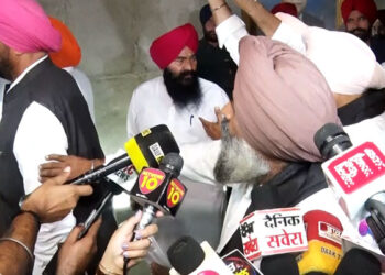 Punjab ਵਿਧਾਨ ਸਭਾ ਦੇ ਆਖਰੀ ਦਿਨ ਰੱਜ ਕੇ ਹੰਗਾਮਾ: ‘ਆਪ’ ਤੇ ਵਿਰੋਧੀ ਧਿਰ ਦੇ ਵਿਧਾਇਕਾਂ ਵਿਚਾਲੇ ਤਿੱਖੀ ਬਹਿਸ Punjab ਵਿਧਾਨ ਸਭਾ ਦੇ ਆਖਰੀ ਦਿਨ ਰੱਜ ਕੇ ਹੰਗਾਮਾ: ‘ਆਪ’ ਤੇ ਵਿਰੋਧੀ ਧਿਰ ਦੇ ਵਿਧਾਇਕਾਂ ਵਿਚਾਲੇ ਤਿੱਖੀ ਬਹਿਸ