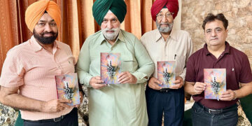 ਕੈਨੇਡੀਅਨ ਪੰਜਾਬੀ ਕਵਿੱਤਰੀ ਬਿੰਦੂ ਦਲਵੀਰ ਕੌਰ ਦਾ ਗ਼ਜ਼ਲ ਸੰਗ੍ਰਹਿ “ਮਨ ਬਉਰਾ” ਪ੍ਰੋ. ਗੁਰਭਜਨ ਸਿੰਘ ਗਿੱਲ, ਪ੍ਰੋ. ਰਵਿੰਦਰ ਭੱਠਲ ਤੇ ਸਾਥੀਆਂ ਵੱਲੋਂ ਲੋਕ ਅਰਪਣ ਕੈਨੇਡੀਅਨ ਪੰਜਾਬੀ ਕਵਿੱਤਰੀ ਬਿੰਦੂ ਦਲਵੀਰ ਕੌਰ ਦਾ ਗ਼ਜ਼ਲ ਸੰਗ੍ਰਹਿ “ਮਨ ਬਉਰਾ” ਪ੍ਰੋ. ਗੁਰਭਜਨ ਸਿੰਘ ਗਿੱਲ, ਪ੍ਰੋ. ਰਵਿੰਦਰ ਭੱਠਲ ਤੇ ਸਾਥੀਆਂ ਵੱਲੋਂ ਲੋਕ ਅਰਪਣ